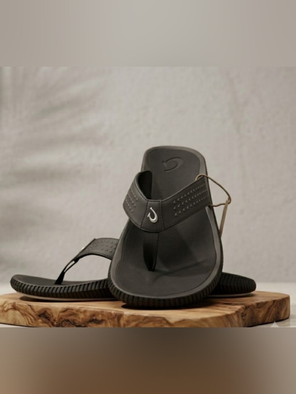 NEW! OluKai Men's Black Ulele Sandals Sz 10 NWT